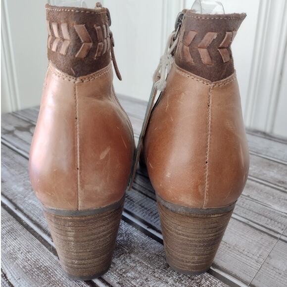 OluKai | NEW Kamahoi Heeled Ankle Boots in Clay (Brown Leather) Size Women's 9 - Picture 13 of 16